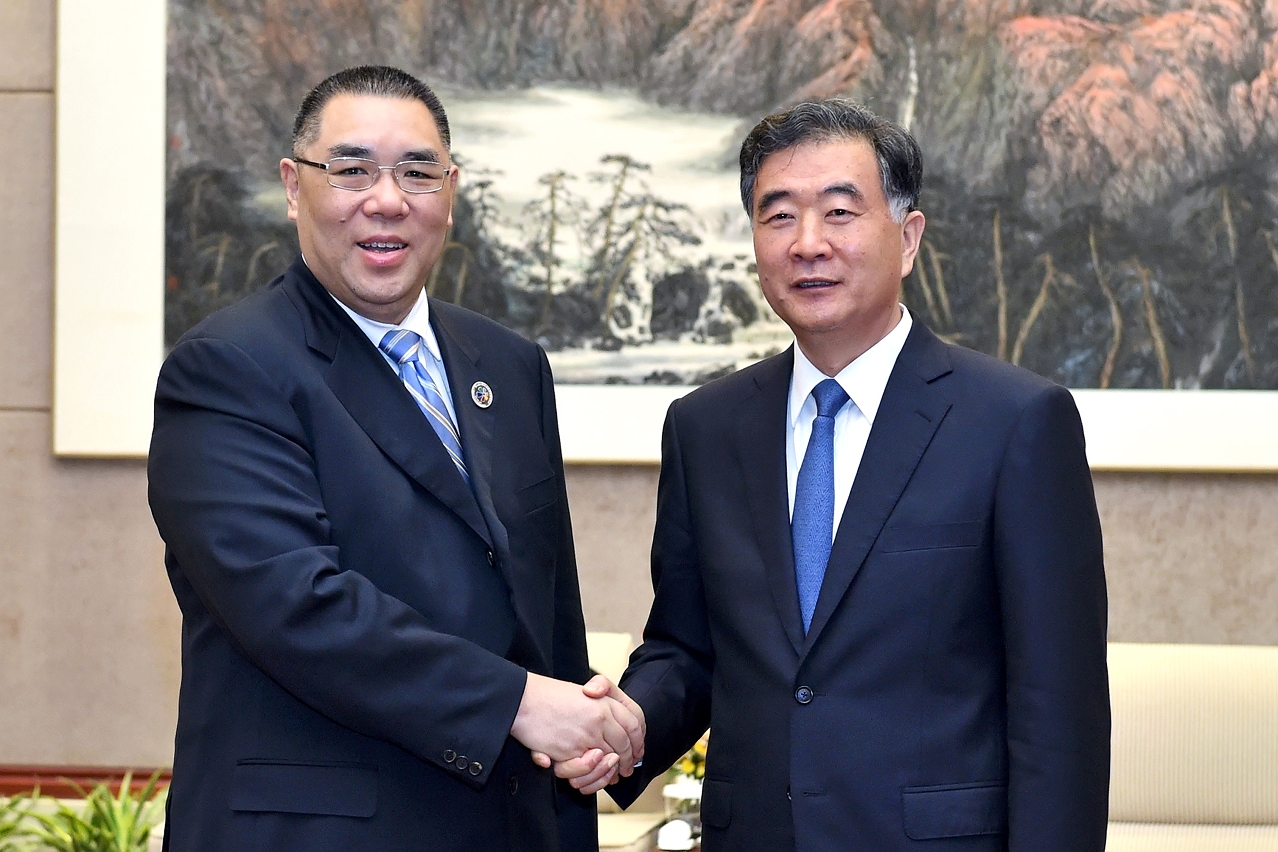 Encontro entre o Chefe do Executivo, Chui Sai On, e o vice-primeiro-ministro do Conselho de Estado, Wang Yang