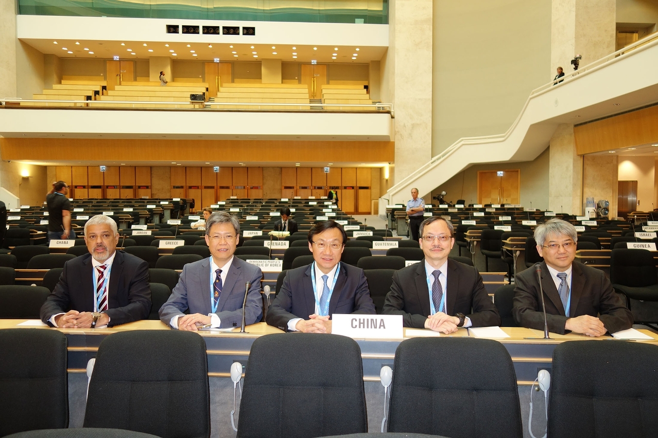 Secretary for Social Affairs and Culture, Mr Tam Chon Weng (centre), and members of the delegation attend the 68th World Health Assembly in Geneva.