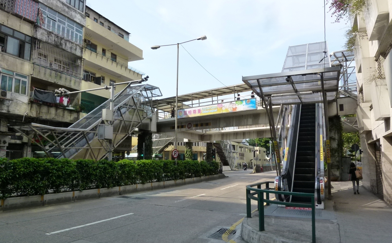 麗都行人天橋扶手電梯更換工程完成
