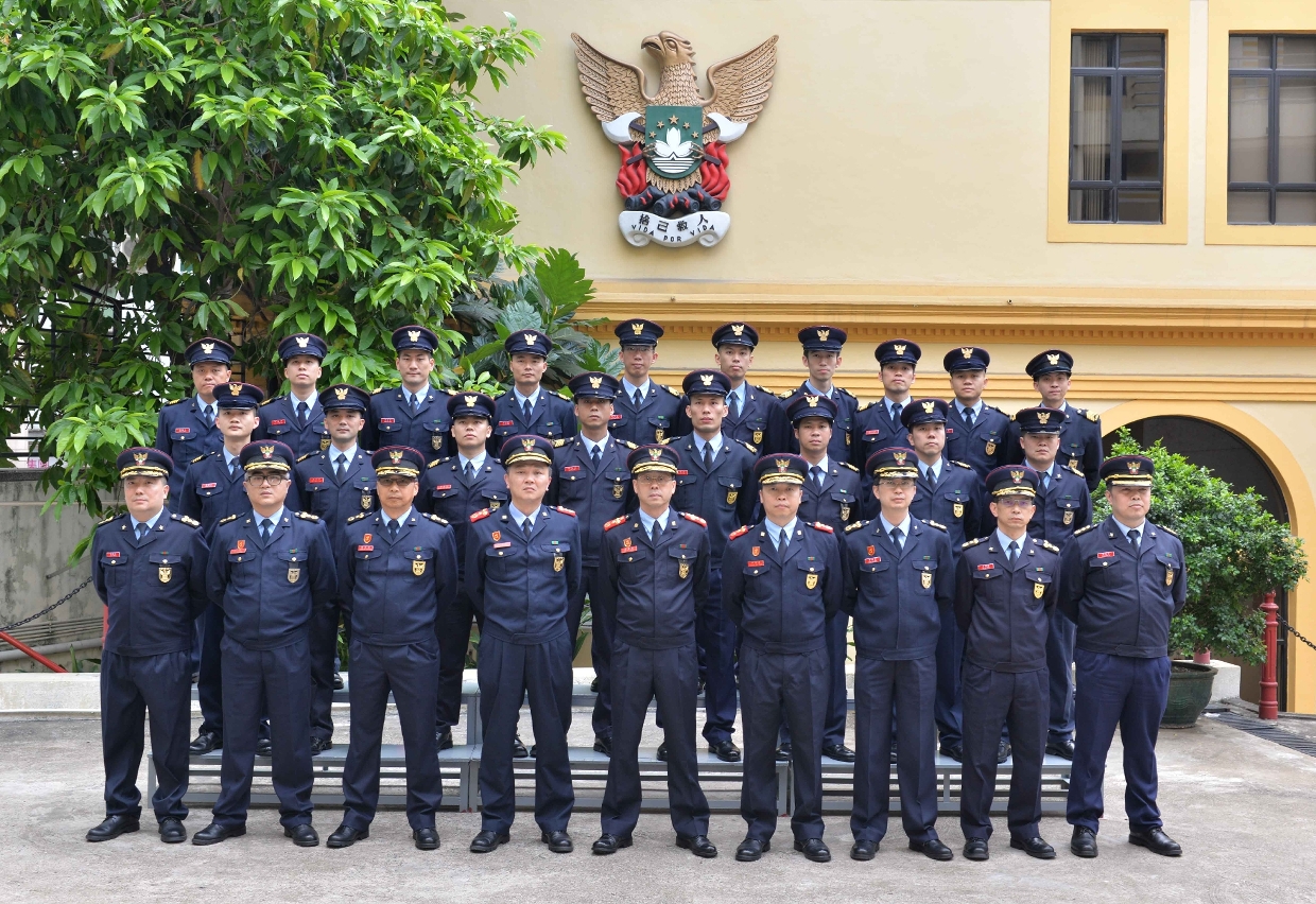 18 bombeiros promovidos ao posto de bombeiro principal