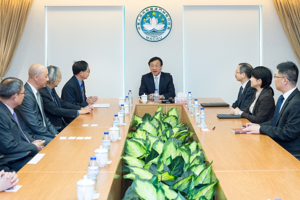 社會文化司司長會見澳門美術協會一行