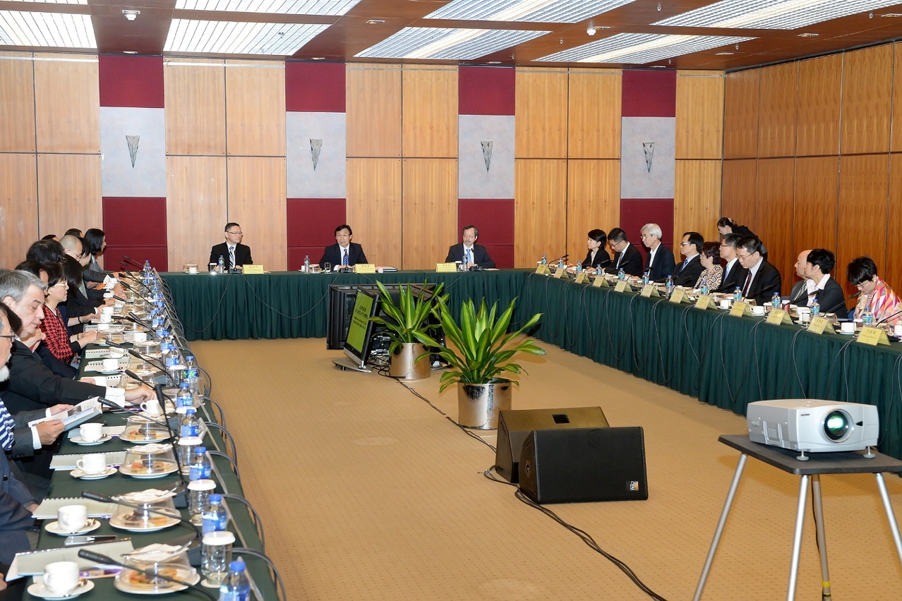 社會文化司司長譚俊榮主持文化產業委員會全體會議