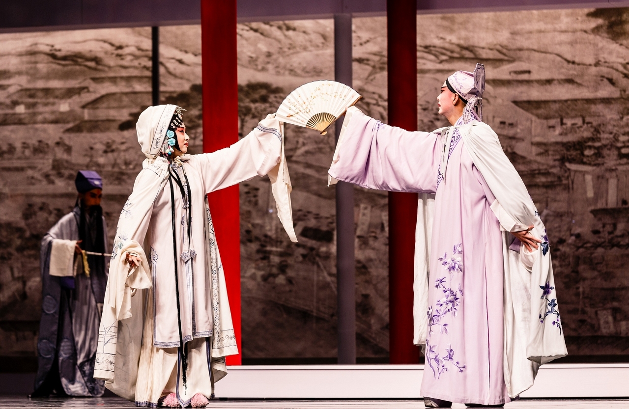 1699 The Peach Blossom Fan – Kun Opera.