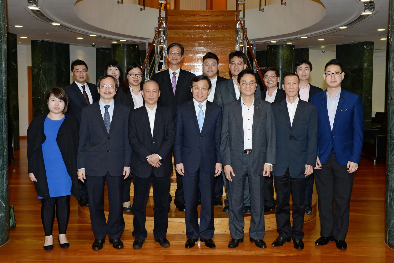 O Secretário para os Assuntos Sociais e Cultura teve um encontro com uma delegação da Aliança de Povo de Instituição de Macau