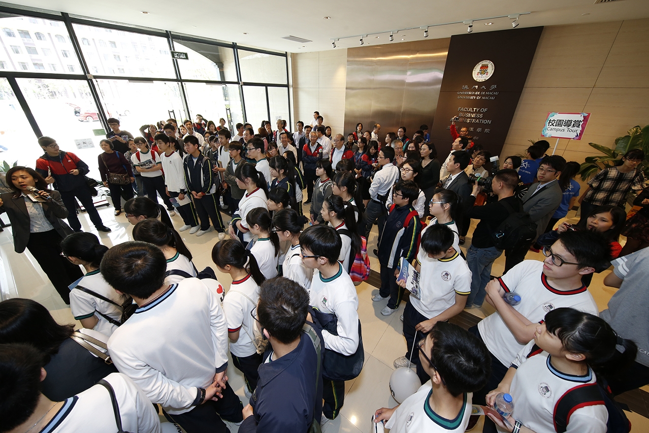 Students from local middle schools visit one of the faculties