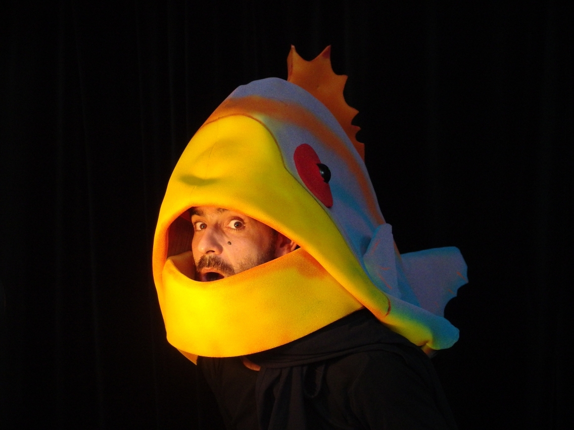 Aquário pelo Teatro Areia Preta leva os espectadores a submergir no maravilhoso mundo aquático