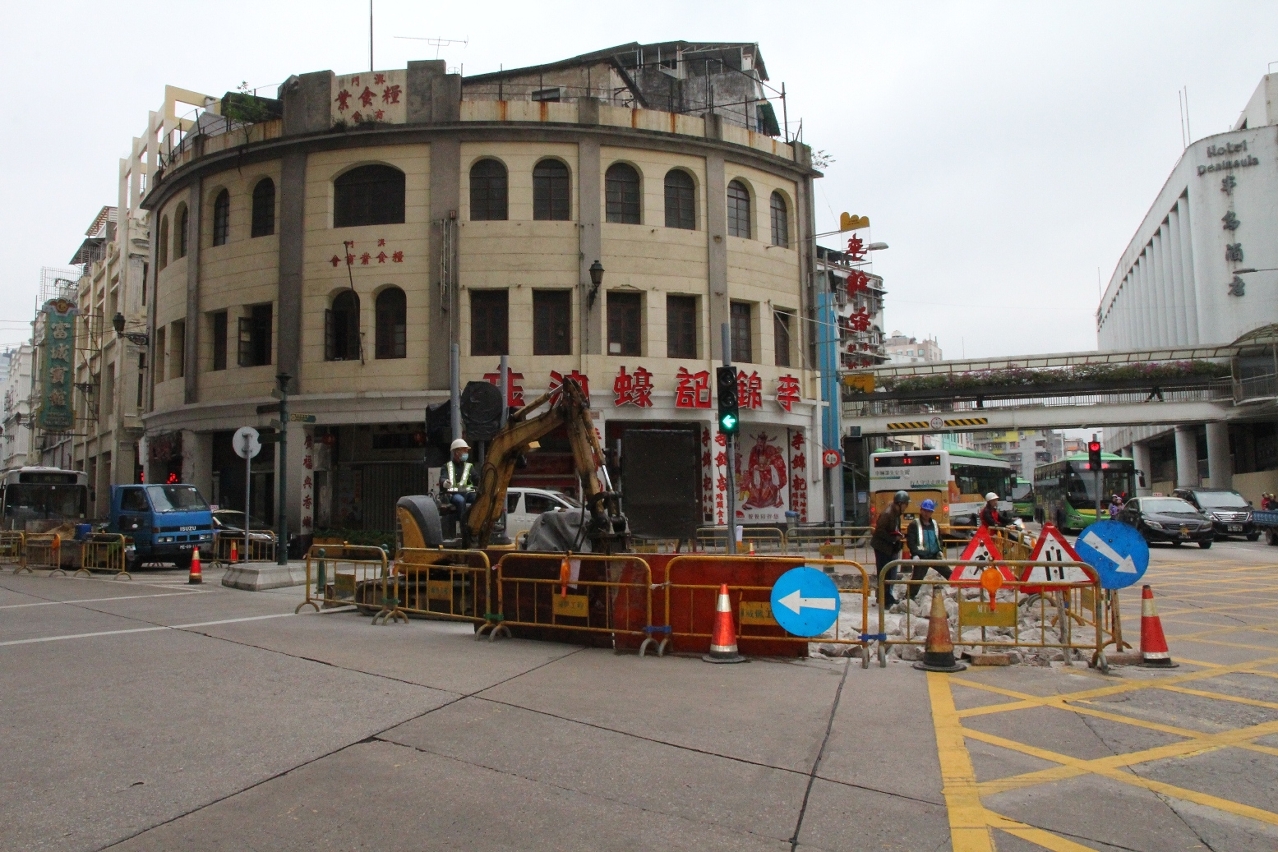 道路工程協調小組協調各方爭取盡快完成新馬路路口工程