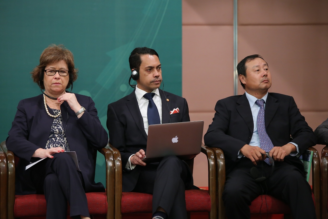 Intercâmbio entre os Países de Língua Portuguesa e Empresários de Macau