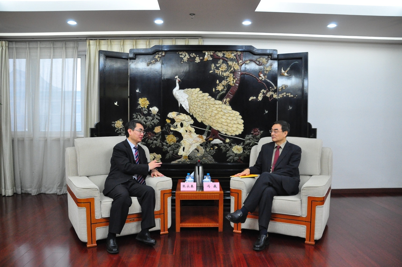Comissário contra a Corrupção, Cheong Weng Chon, e Subdirector do Gabinete para os Assuntos de Hong Kong e Macau do Conselho de Estado, Feng Wei