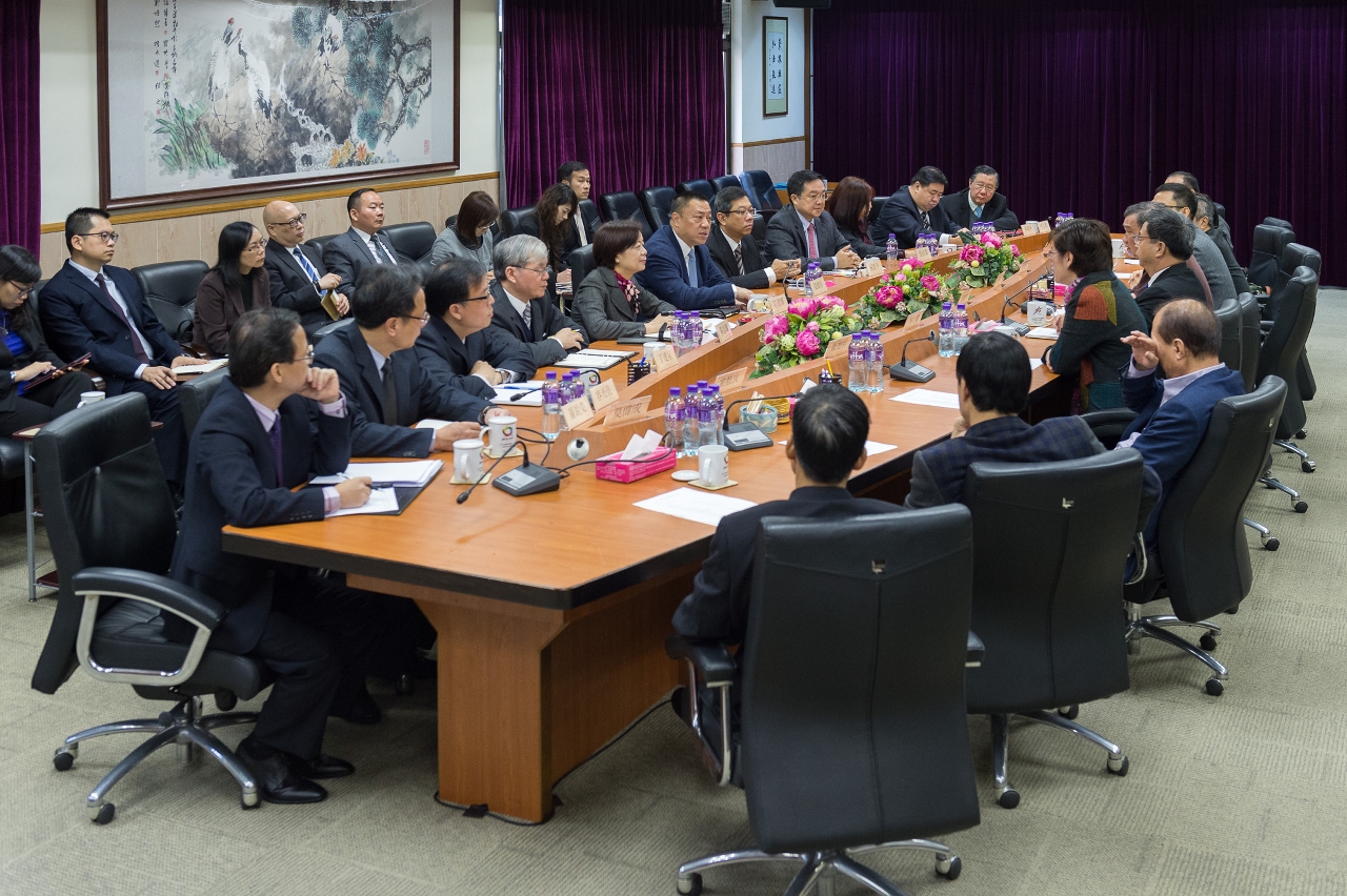 經濟財政司司長梁維特拜訪澳門街坊會聯合總會