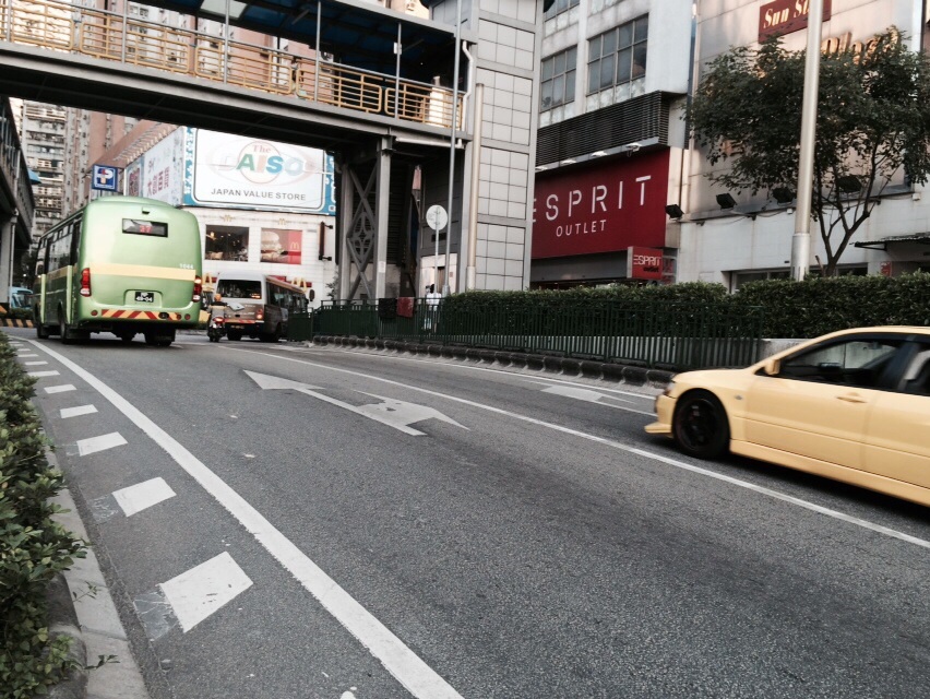 重鋪何賢紳士大馬路及關閘廣場行車天橋瀝青路面工程