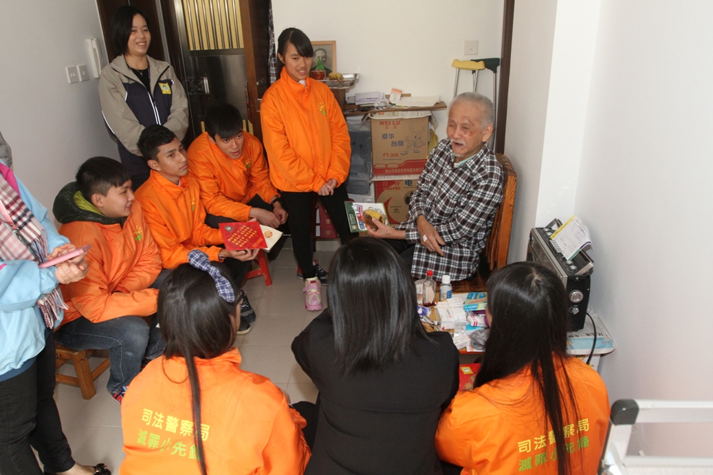 滅罪小先鋒學員探訪獨居長者，培養社會責任