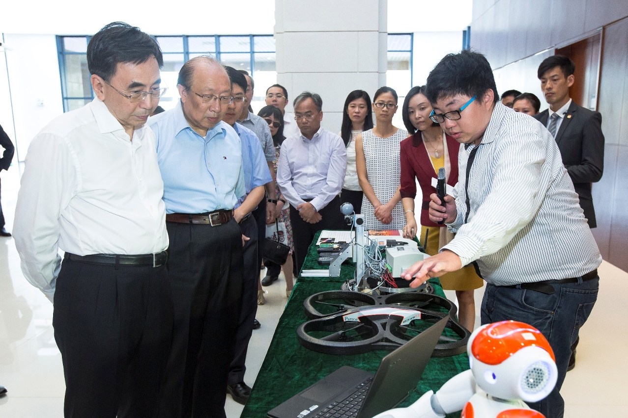 科技學院師生展示科研成果