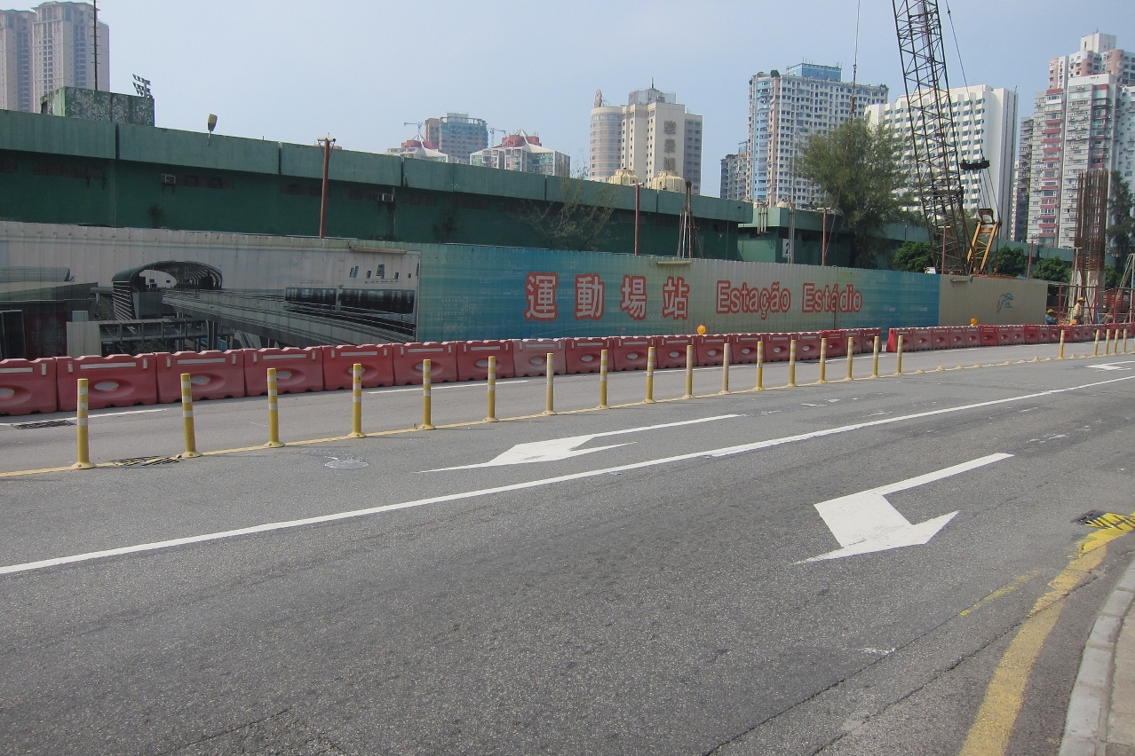 配合車站建設工作，運動場道將實施臨時交通安排