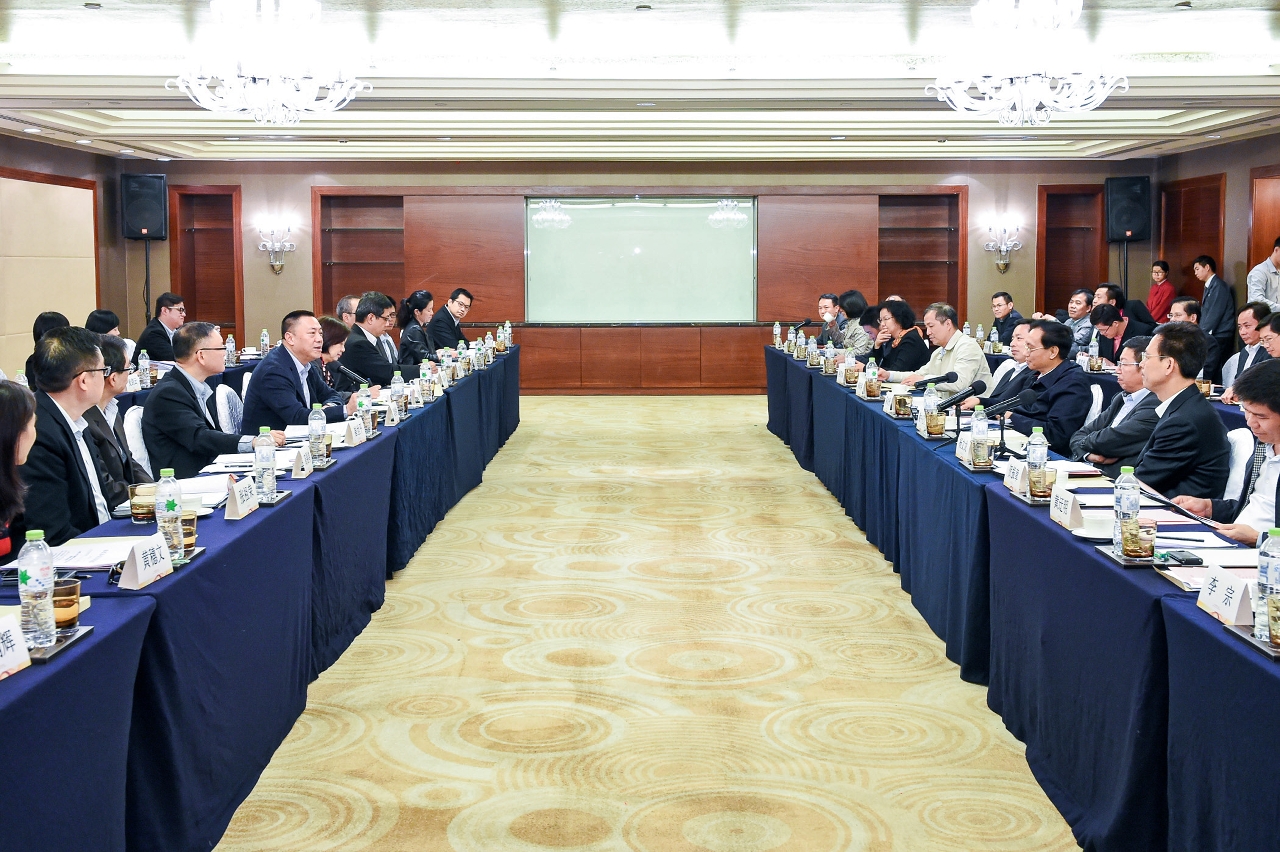 梁維特司長和陳良賢市委副書記、市長分別率領兩地政府代表團舉行推進中山與澳門合作專責小組第一次會議。