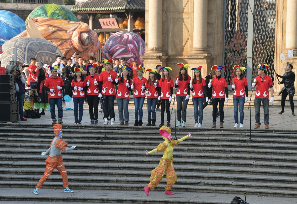 慶祝澳門回歸祖國十五周年《澳門拉丁城區幻彩大巡遊》