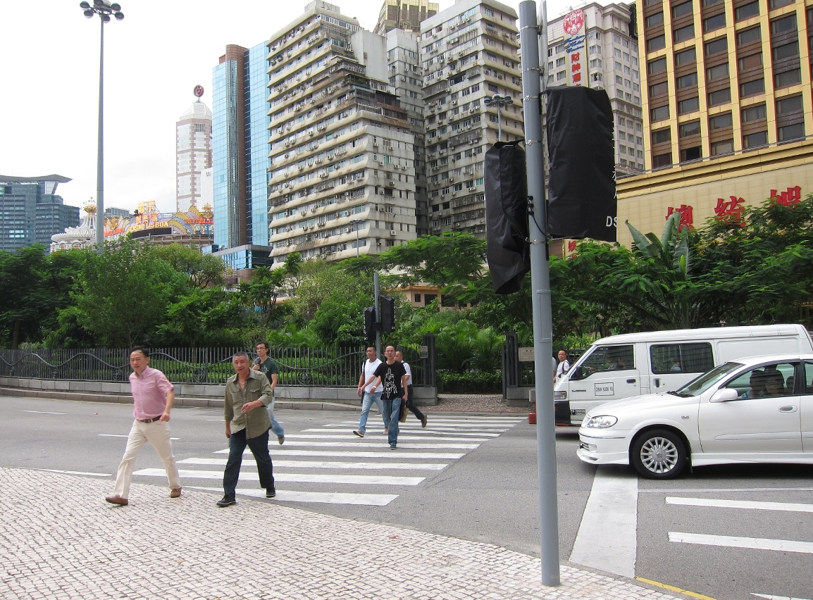 城市日大馬路與仙德麗街交界的交通燈組將於周三起投入運作