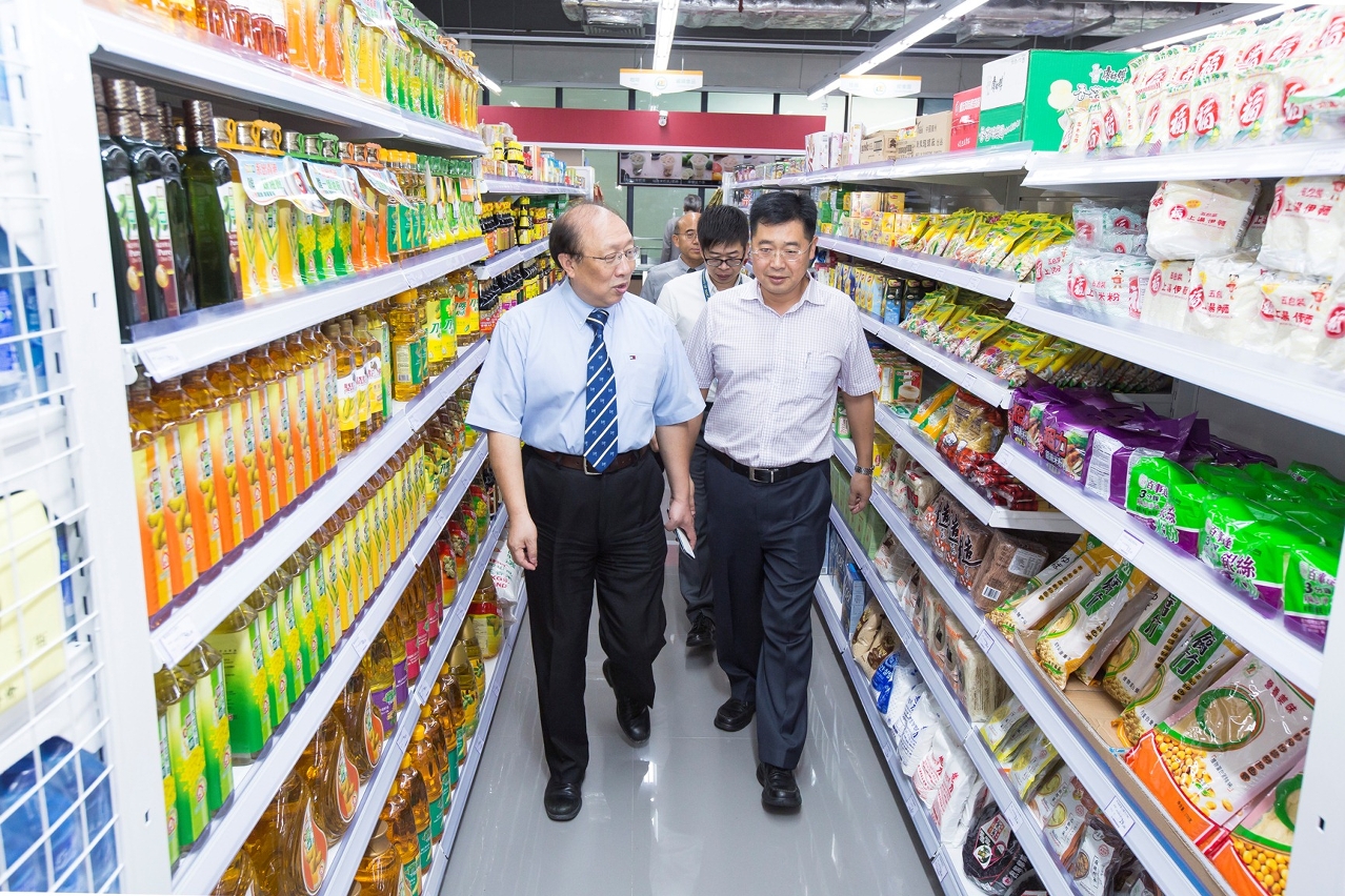 嘉賓參觀多間店鋪