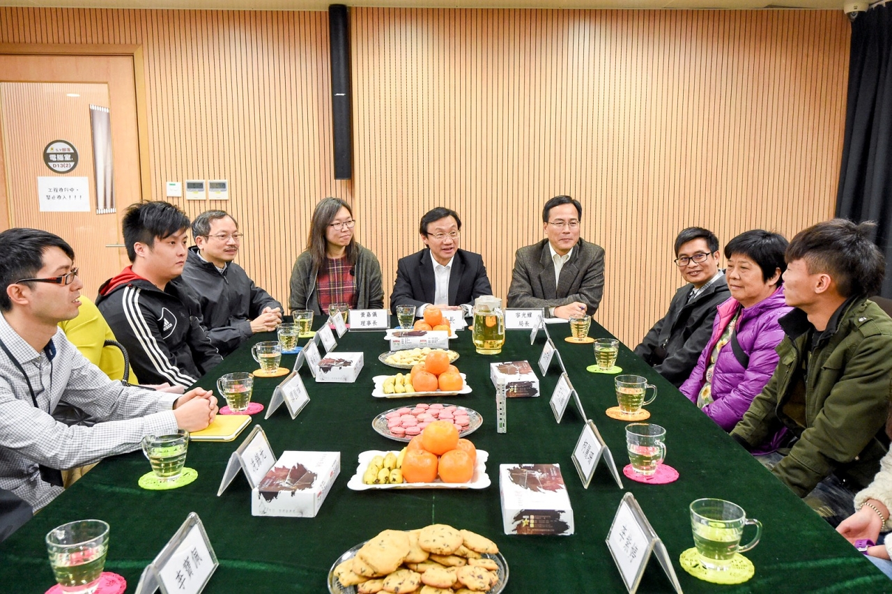2.	譚俊榮在SY部落與社工及服務對象座談交流