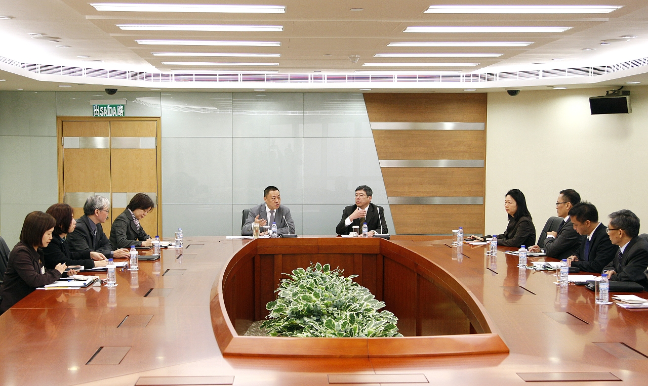 勞工部門與工務部門建立信息互通機制優化公共工程聘用外地僱員監管。
