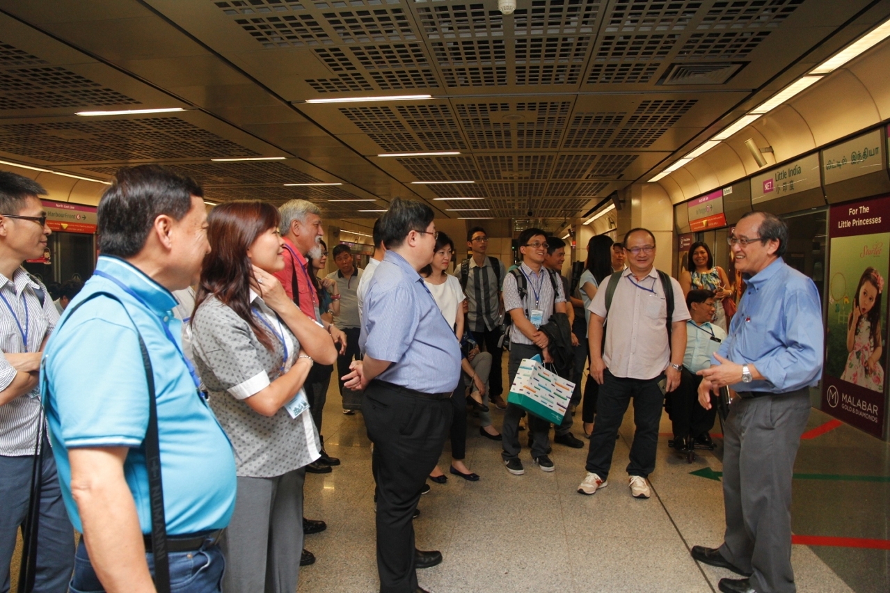 考察團瞭解盛港綜合交通樞紐的運作並試乘當地地鐵及輕軌列車