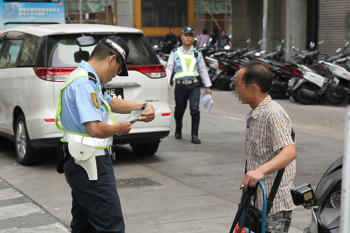 檢控行人違規過馬路--2