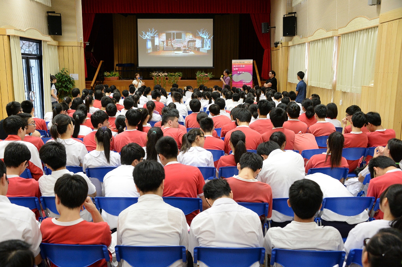 “中學生藝評計劃”走進校園