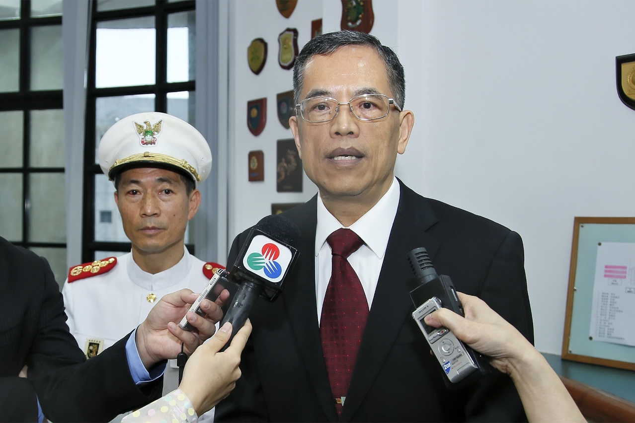 保安司司長張國華會見傳媒