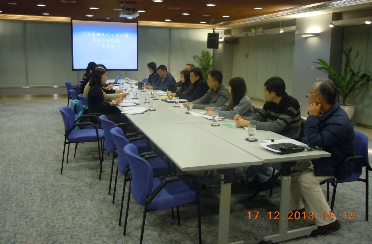 於去年12月17日緊急召開跨部門工作會議，共同商討改善九澳環境污染問題之方案。