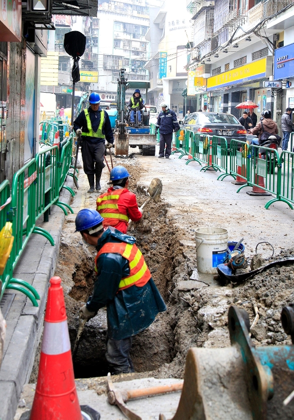 相關公司正加緊進行管線遷移工作