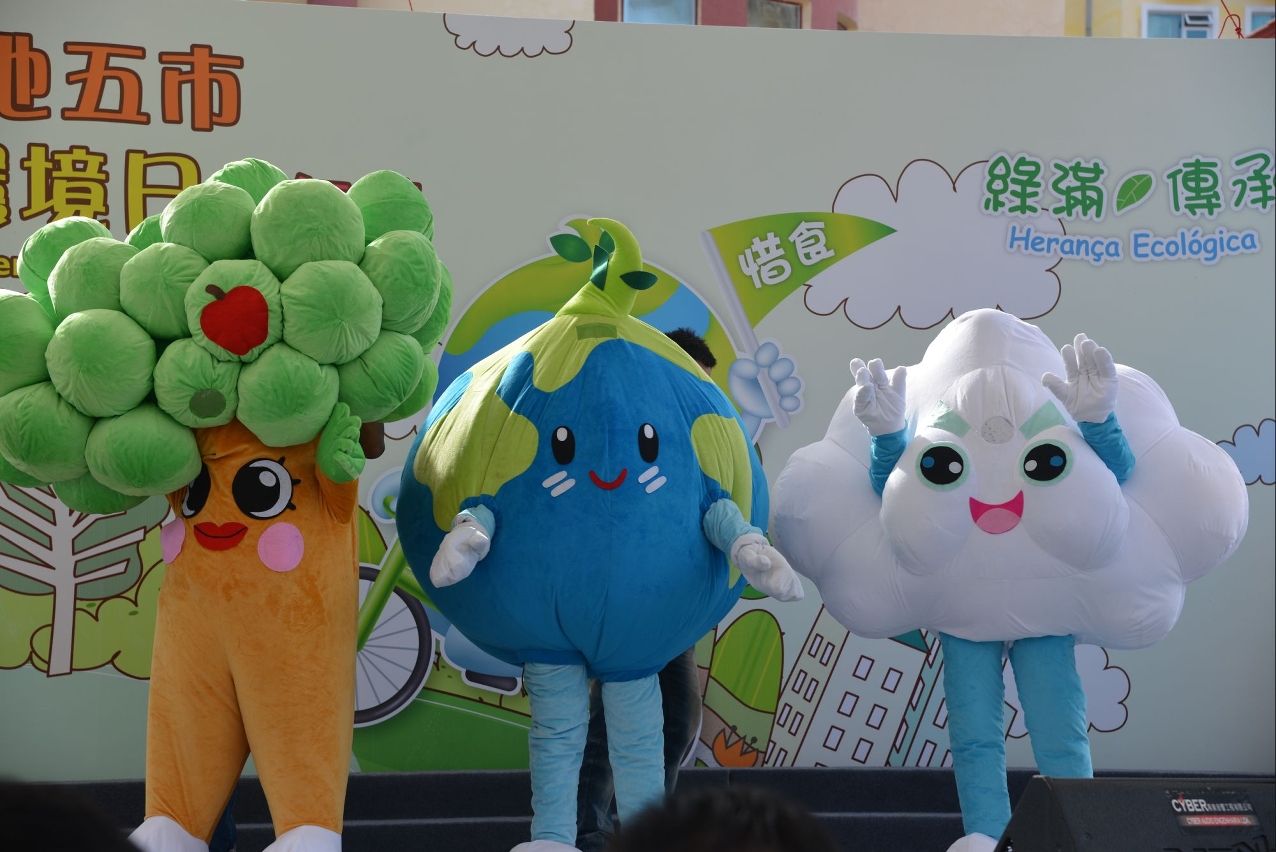 繼“地球先生”、“綠樹太太”後，環境保護局發佈第三個環保吉祥物“白雲哥哥”