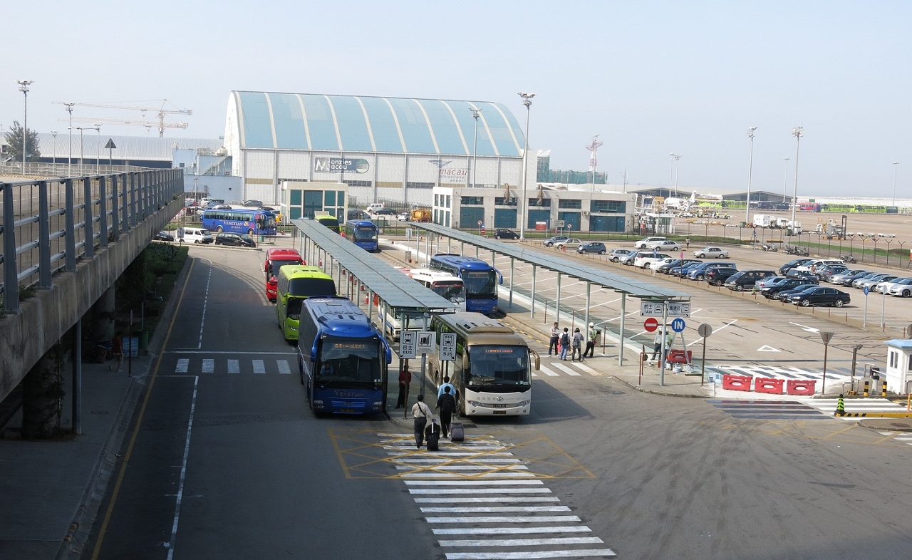 機場北面停車場臨時巴士、的士及旅遊車上落客區位置
