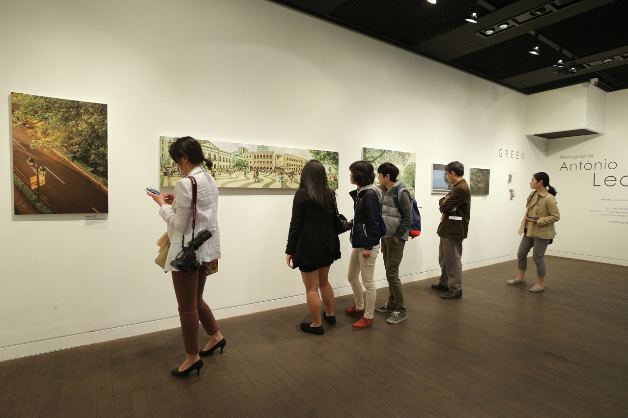 「澳門鮮豔色彩攝影展」吸引韓國市民視線