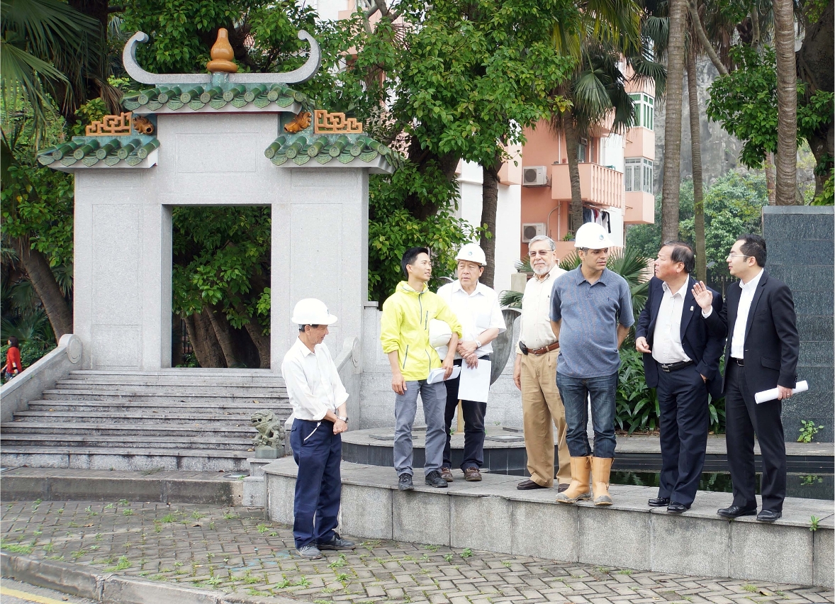 運建辦聯同相關部門、澳門土生教育協進會及設計師到紀念牌樓作實地視察