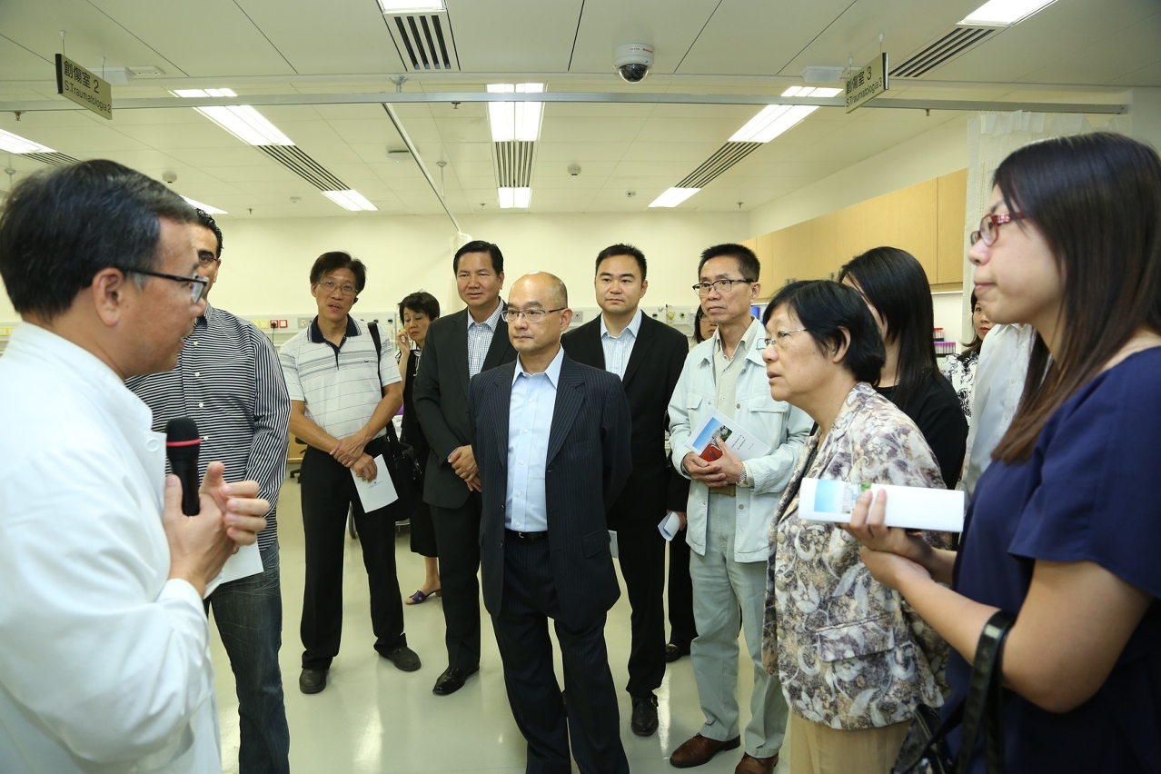 新一屆立法會議員參觀仁伯爵綜合醫院急診大樓