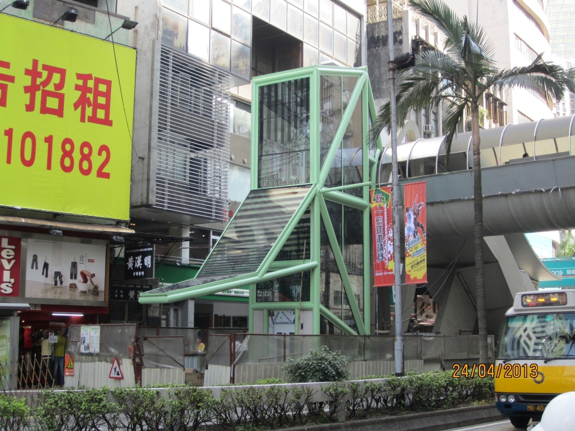水坑尾行人天橋升降機工程拆卸棚架
