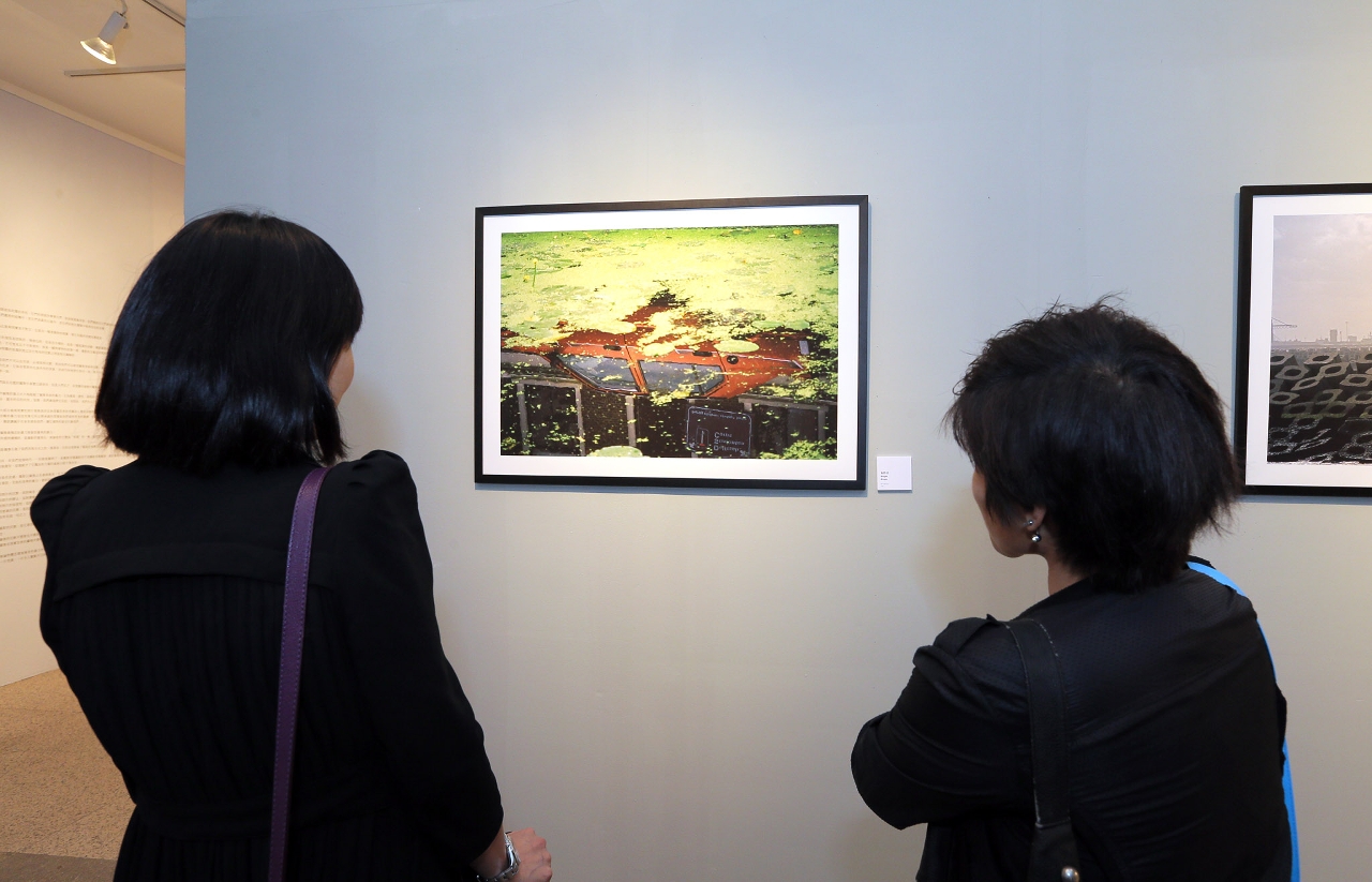 鮑德里亞攝影展展期延至九月