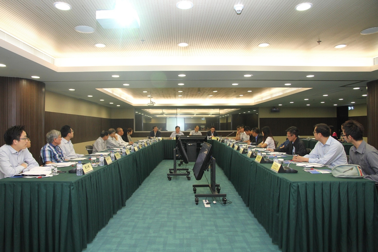 政策規劃及管理建設專責小組探討內地與澳門駕駛互認互換制度