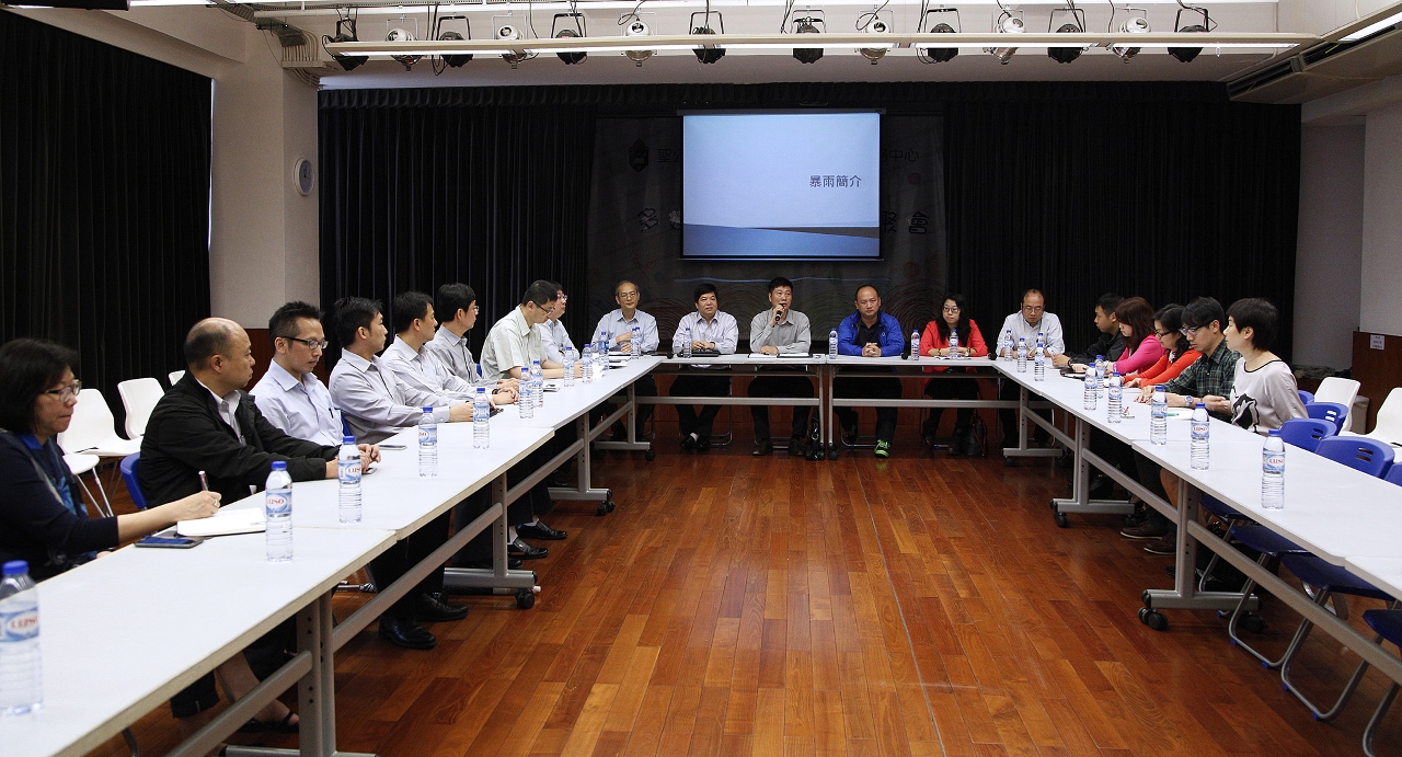 政府跨部門與氹仔社團代表座談。