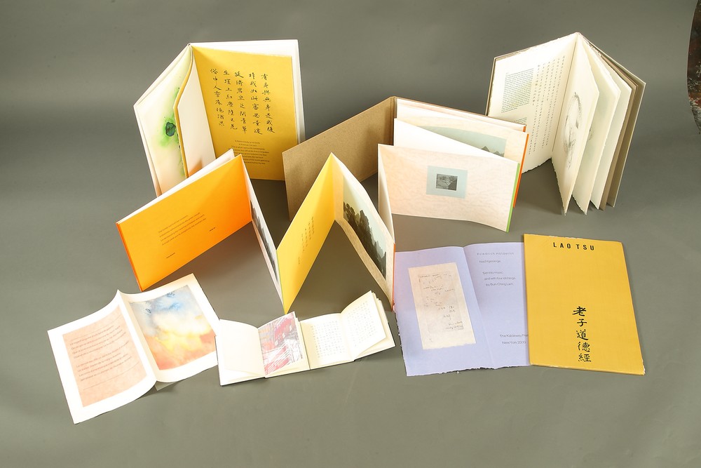 展覽展出林品晶及其好友共同製作的九本手造書籍