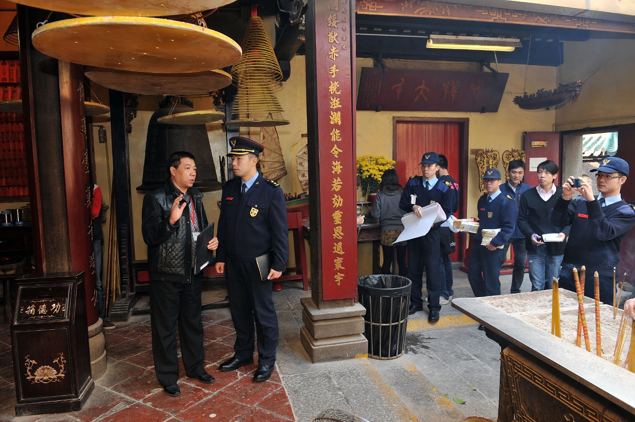 文化局與消防局聯合巡查多所廟宇一