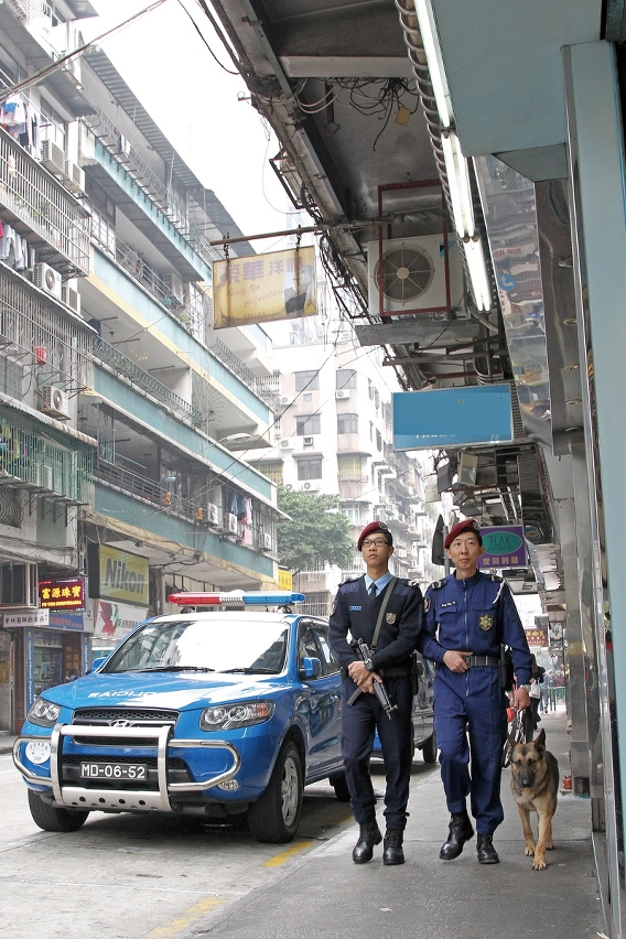 深入社區 維護治安