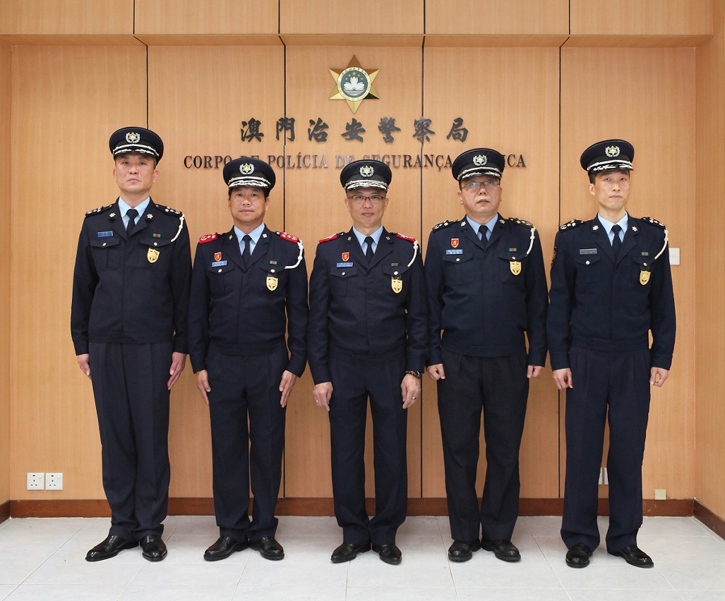 治安警新晉升警務總長與三位領導合照