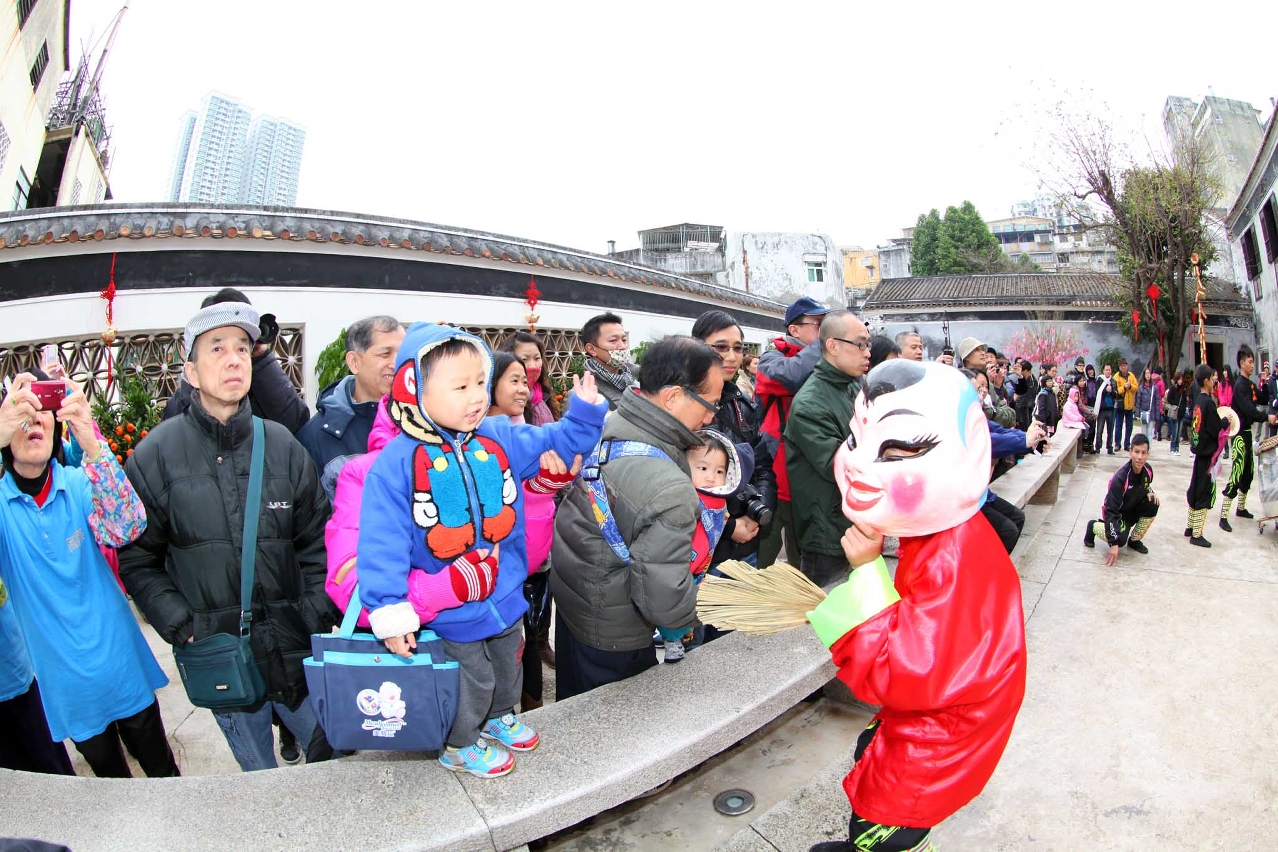 鄭家大屋新春期間設有醒獅表演助興
