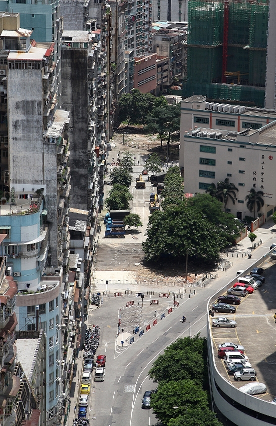 沙梨頭海邊大馬路規劃用地的7幅霸地已被陸續收回，政府將安排展開道路工程。