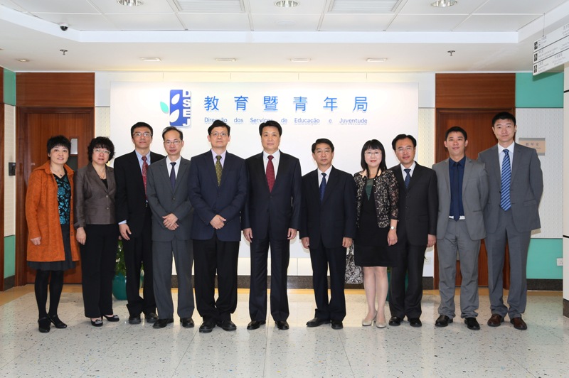 天津市教委代表團與教青局人員合照