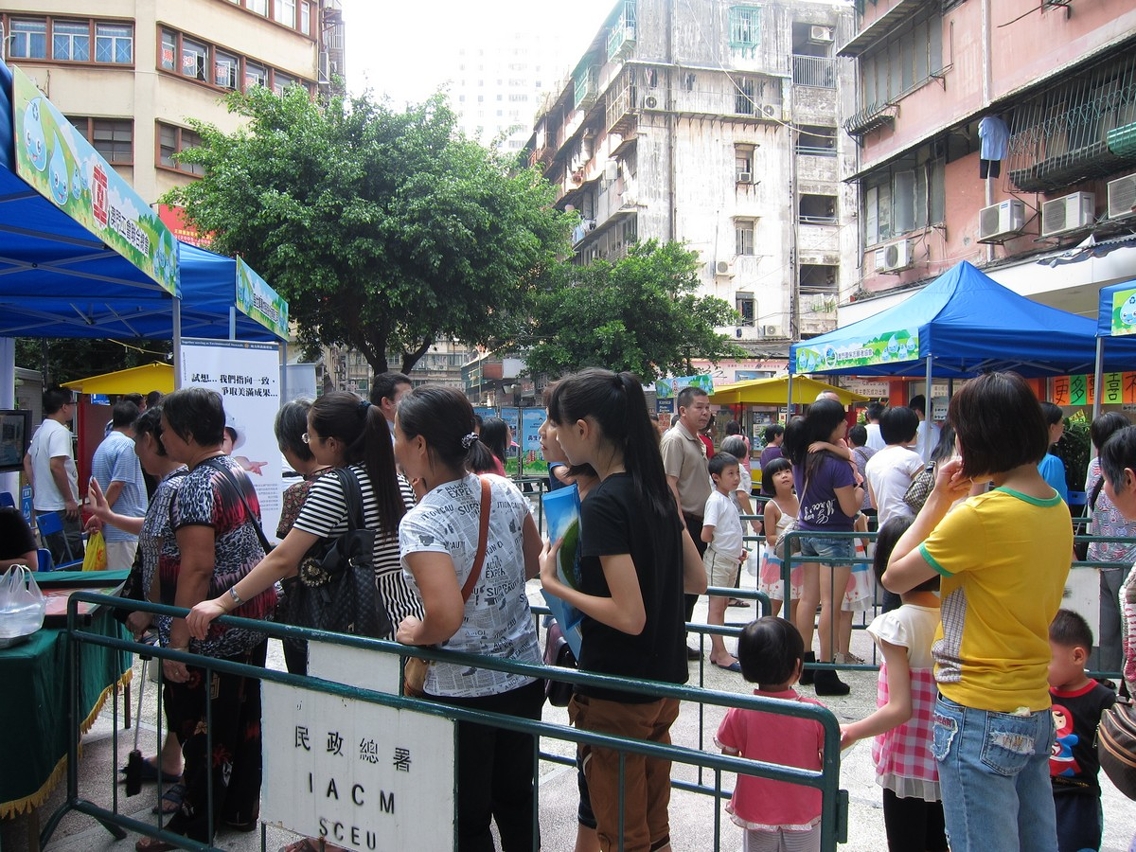 現場市民踴躍參與各攤位遊戲