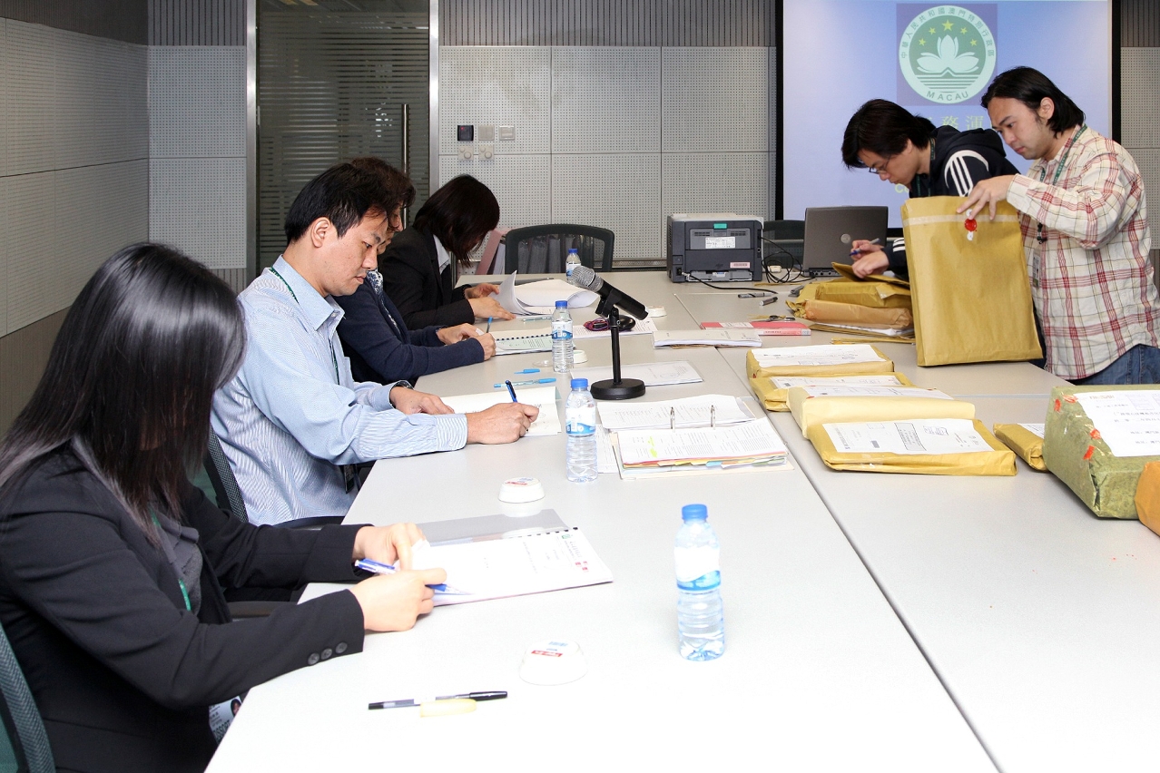 “路環石排灣都市化第一期──行人天橋D建造工程”今開標。