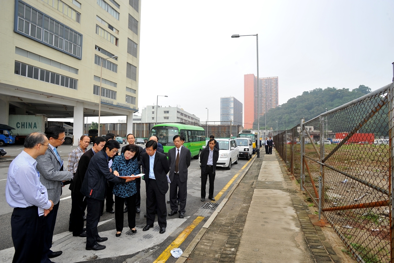 賈利安局長介紹新批發市場的建設草案