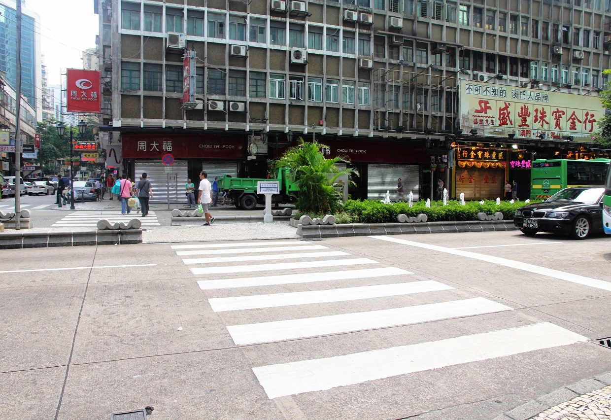 殷皇子大馬路近羅保博士街的斑馬線將於周五(26日)晚上8時起取消